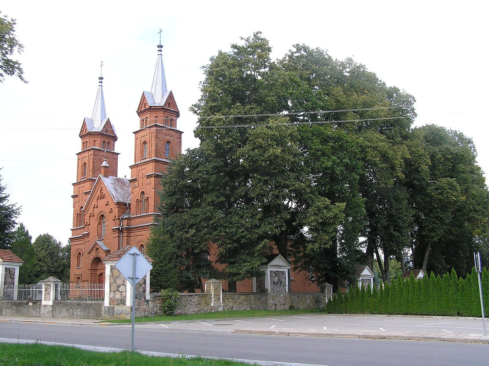 Dusetos: Sartų ežero žirgų lenktynės ir ramus miestelis