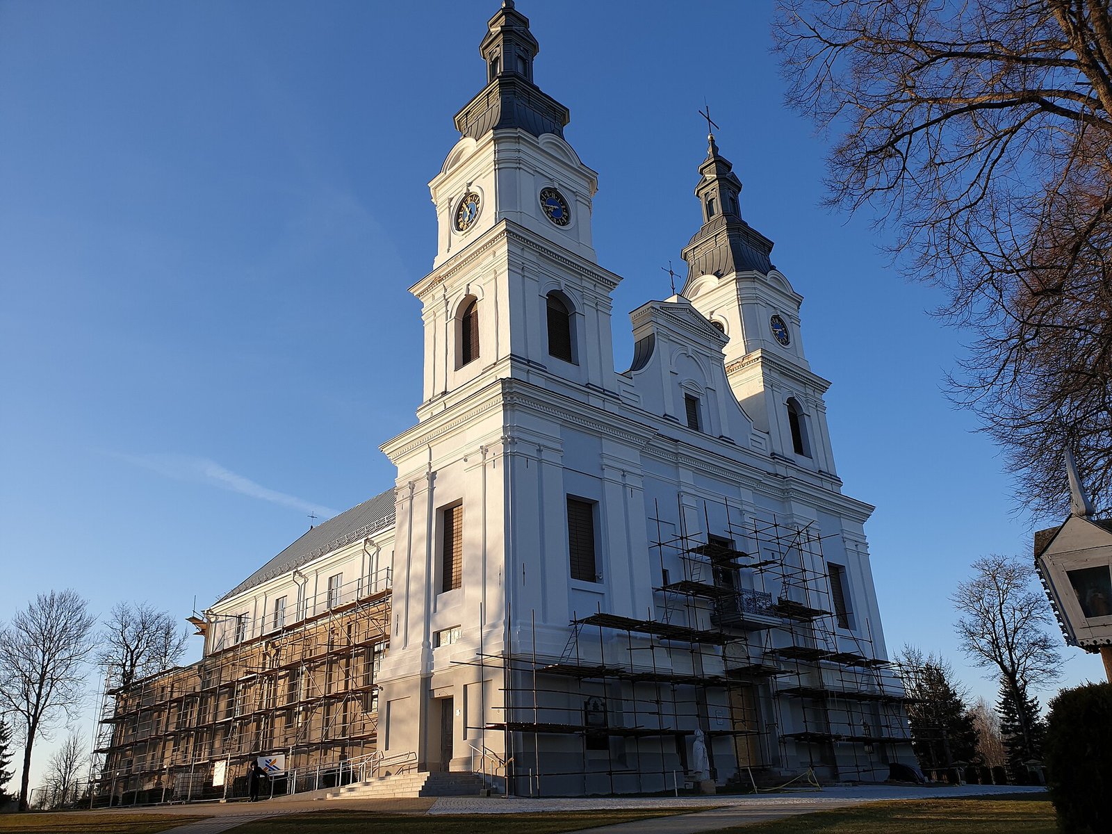 Žemaičių Kalvarija: Kryžiaus kelias ir Žemaitijos atlaidai